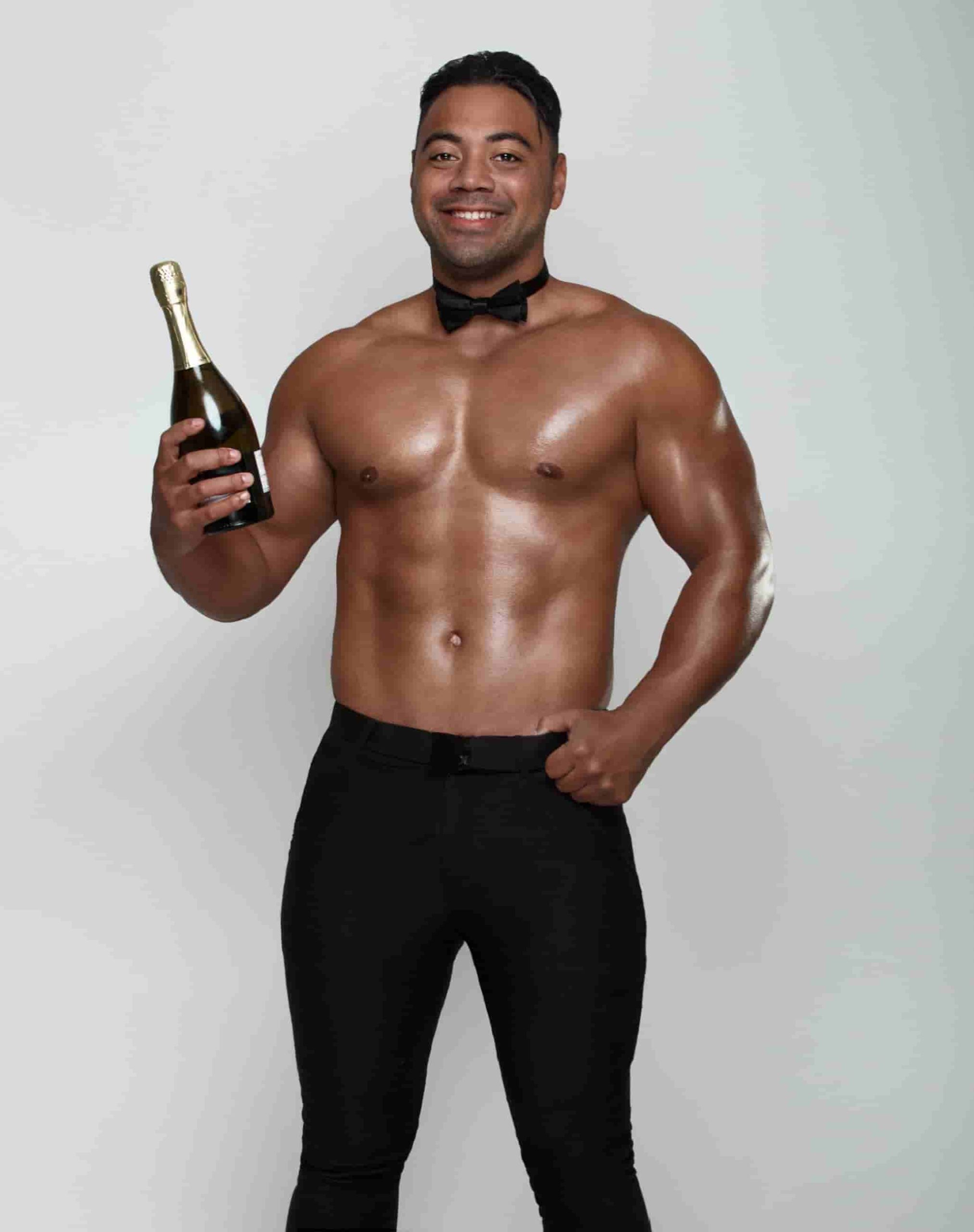 antoine-magic-men-topless-waiter-wine-brisbane-min